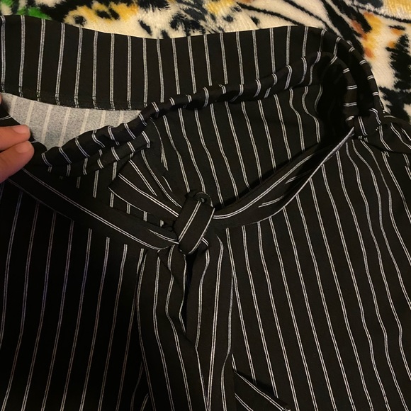 Shorts - Picture 4 of 9